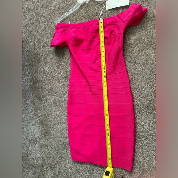 Bright pink bandage cocktail dress off shoulder size small - Picture 4 of 6